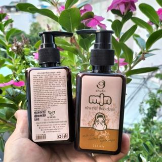 MỊN - Sữa rửa mặt thảo dược An Thái Hưng 200ml - Mịn da, giữ ẩm, ngừa mụn.