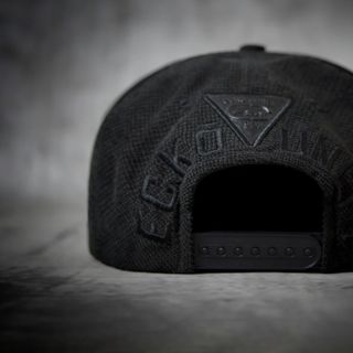 Mũ E C K O Logo Da Đen Snapback