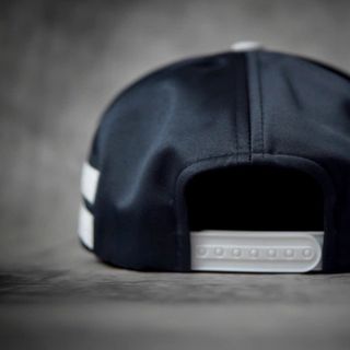 Mũ Brix.ton Xanh Viền Trắng Snapback