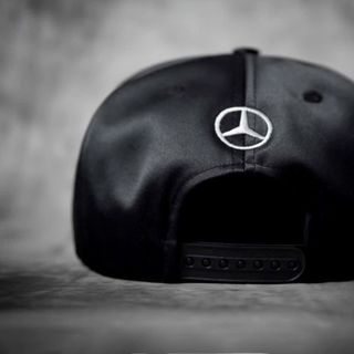 Mũ Nam Merc AMG Đen Dù Bóng Snapback