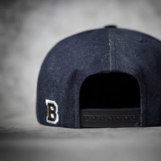 Mũ Nam B Hoa Navy Nhung Snapback