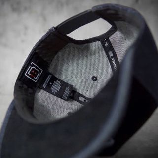 Mũ Nam B Hoa Navy Nhung Snapback