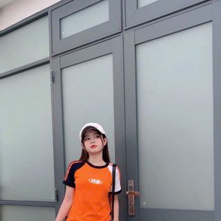 Áo thun baby tee cotton xịn co giản mịn mát ,
form từ 45-60kg,