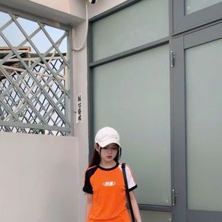 Áo thun baby tee cotton xịn co giản mịn mát ,
form từ 45-60kg,