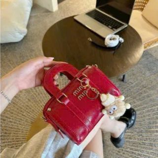 TÚI XÁCH NỮ ĐEO CHÉO CHỮ MIU DÁNG TÚI TRỐNG - PHONG CÁCH TRẺ TRUNG, NĂNG ĐỘNG WH719 - WINNIE HOUSE