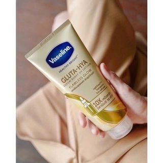 Sữa Dưỡng Thể VaselineHealthy Bright Gluta HYA Serum 10X 300ml