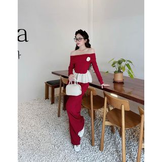 Set tăm zip áo trễ vai cổ bè đính hoa trà, gấu vát tròn pha bèo tơ Mix quần xuông - 189 STORE - V211