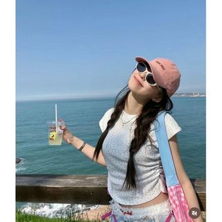 [SHOPPUMI] Set áo trắng hoa nhí nhún eo kèm short voan ren hoa chữ đỏ eo và quần suông caro xanh freesize Pumi 16212