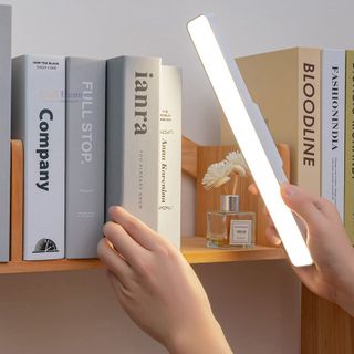 Sỉ Đèn Học Tích Điện Dán Tường Gắn Bàn Làm Việc Điều Chỉnh Linh Hoạt Xoay 88 Độ 3 Màu Ánh Sáng, SL-963 có remote