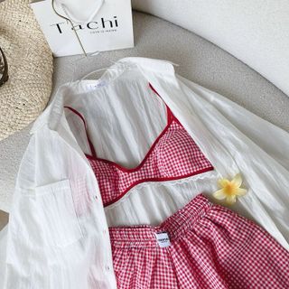 [SHOPPUMI] Set 3 món đi biển khoác SM trắng cùng bra 2s caro đỏ viền ren kèm short caro đỏ freesize Pumi 15859