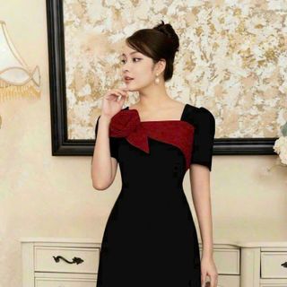 Đầm cổ yếm kết bông cườm, kiểu dáng sang trọng hàng cao cấp