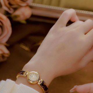 Đồng hồ lắc kiền