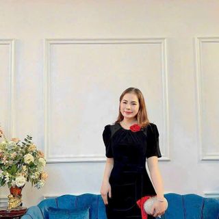 Đầm cổ yếm kết bông cườm, thiết kế sang trọng hàng cao cấp