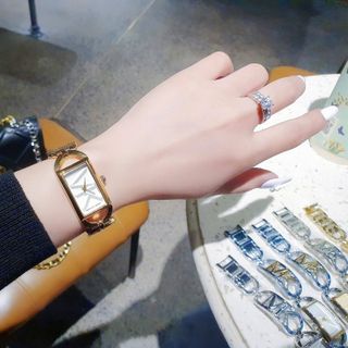 ĐỒNG HỒ NỮ THỜI TRANG M KORS DÂY LẮC MẶT CHỮ NHẬT LOGO HÃNG