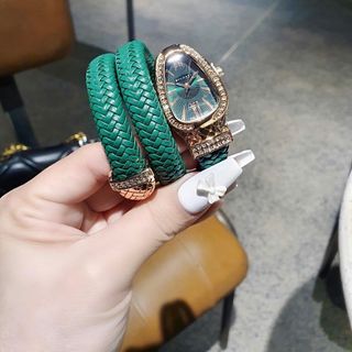 ĐỒNG HỒ NỮ TRUNG CẤP B V L RẮN DÂY LƯỚI NHỰA