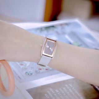 PIAGTEE 𝐋𝐢𝐦𝐞𝐥𝐢𝐠𝐡𝐭 𝐓𝐨𝐧𝐧𝐞𝐚𝐮-𝐒𝐡𝐚𝐩𝐞𝐝