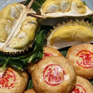 BÁNH PÍA ĐẬU XANH SẦU RIÊNG 8 TRỨNG - HƯƠNG VỊ "GÂY NGHIỆN" 600G - WINNIE HOUSE