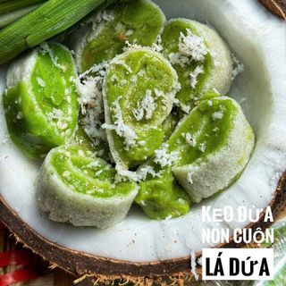 KẸO DỪA NON CUỘN LÁ DỨA MIỀN TÂY - BÉO NGẬY NGẤT, ĂN LÀ MÊ 500G - WINNIE HOUSE