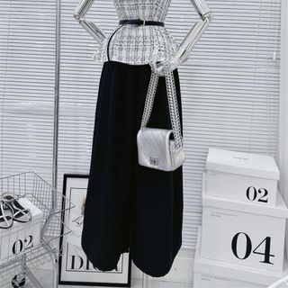 Set Áo Peplum Dạ Đan Cúp và Quần Ống Rộng Xếp Ly Kèm Nút