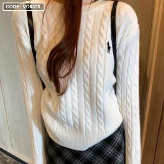 Set Áo Len Thêu và Chân Váy Kẻ