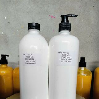 1 LÍT MÀU TÔ TƯỢNG ARYLIC CÓ VÒI GIÁ 70 K