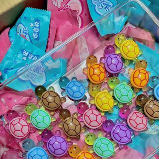 Charm RÙA phát sáng - Đồ chơi dạ quang chất liệu nhựa 4,5cm