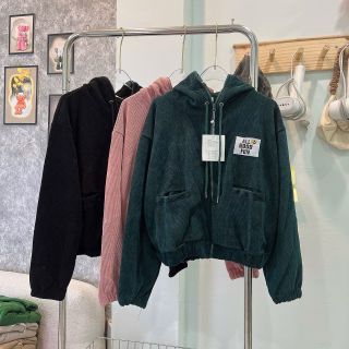 Áo khoác dáng lửng chất nhung gân thêu chữ All Good Fun