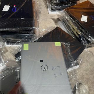 Dell Inspiron 3511 i5/16/512 máy hộp sạc - Dell Inspiron 5620 i5/16/512 máy hộp sạc