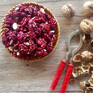 Hạt óc chó đỏ