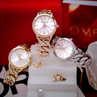 MICHALe KORS 𝐒𝐋𝐈𝐌 𝐑𝐔𝐍𝐖𝐀𝐘 𝐂𝐔𝐑𝐁-𝐋𝐈𝐍𝐊
𝐖𝐀𝐓𝐂𝐇 𝐌𝐊𝟕𝟒𝟕𝟑, 𝐌𝐊𝟕𝟒𝟕𝟑, 𝐌𝐊𝟕𝟒𝟕𝟒