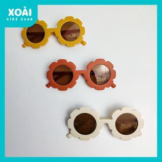 Kính mát đi biển cho bé yêu