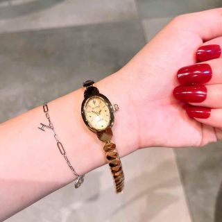 Đồng hồ raddosra nữ mẫu mới nhí