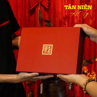 [Tặng 1 Kiết Thành] HỘP QUÀ ĐẬM ĐÀ TÌNH THÂN 01 NƯỚC MẮM TĨN TÔM BIỂN 60N 500ML VÀ 01 NƯỚC MẮM TĨN CÁ CƠM RUỘT ĐỎ 250 ML - NƯỚC MẮM TĨN