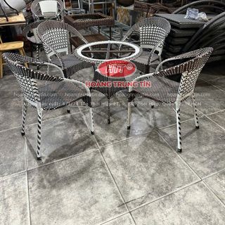 Bộ bàn ghế cafe nhựa giả mây mắc cáo ghế bông văn