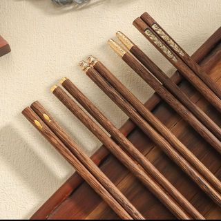 Đũa Chất Lượng Cao , Đũa Gỗ Đàn Hương Đỏ ( có hộp )