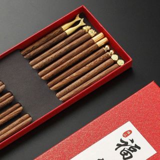 Đũa Chất Lượng Cao , Đũa Gỗ Đàn Hương Đỏ ( có hộp )