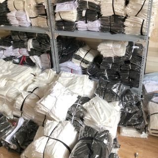 Áo Thun Trơn Trắng Đen Chất Poly Giá Rẻ