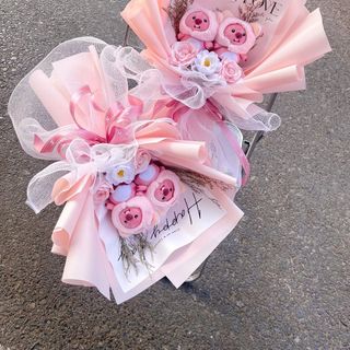 Bó Hoa Hồng Kèm Gấu Labubu Hottrend Siêu Đẹp