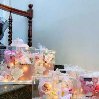 Hộp Gấu Labubu Kèm Hoa Dễ Thương