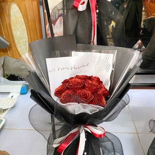 Bó Hoa Hồng Nhũ Đỏ 10 Bông Giá Rẻ Siêu Xinh