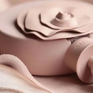 Nước hoa Va lentino Valentina Poudre EDP ( góp thêm nét quyến rũ cho các nàng, để ai cũng muốn sở hữu và nâng niu. )