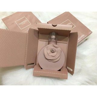 Nước hoa Va lentino Valentina Poudre EDP ( góp thêm nét quyến rũ cho các nàng, để ai cũng muốn sở hữu và nâng niu. )