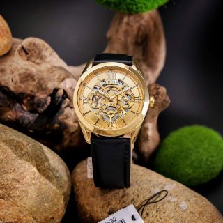 GUES GW0389G2