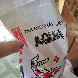 Cám cá koi Aqua koi tăng size giúp phát triển cá
