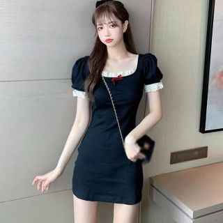 Đầm body tay phồng xinh xắn phối ren nơ