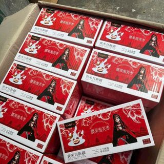 Táo Đỏ Tân Cương Kẹp Hạt Điều Sữa Lạc Đà Mông Cổ (300G)
