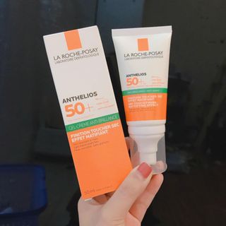 Kem Chống Nắng La RochePosay Kiểm Soát Dầu SPF50+ 50ml Vạch xanh lá )