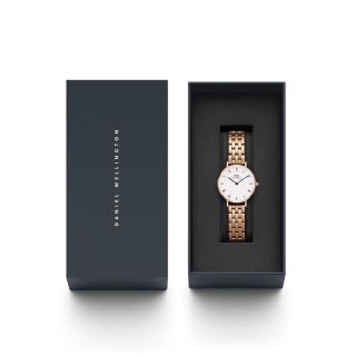 ĐỒNG HỒ NỮ CAO CẤP D.W PETITE ROMAN NUMERALS DÂY THÉP MẶT TRÒN KÈM TEM KÍCH HOẠT BẢO HÀNH ĐIỆN TỬ 2