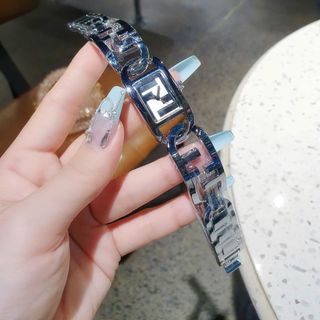 ĐỒNG HỒ NỮ THỜI TRANG FENZI DÂY LẮC VUÔNG MINI