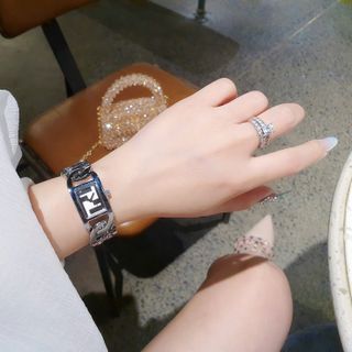 ĐỒNG HỒ NỮ THỜI TRANG FENZI DÂY LẮC VUÔNG MINI